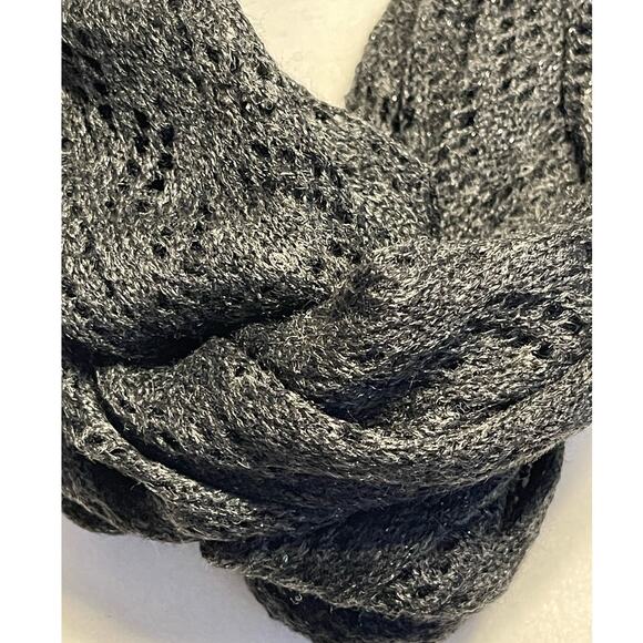 Minicci Women's Gray and Metallic Silver Threaded Infinity Scarf NWT - Picture 9 of 9